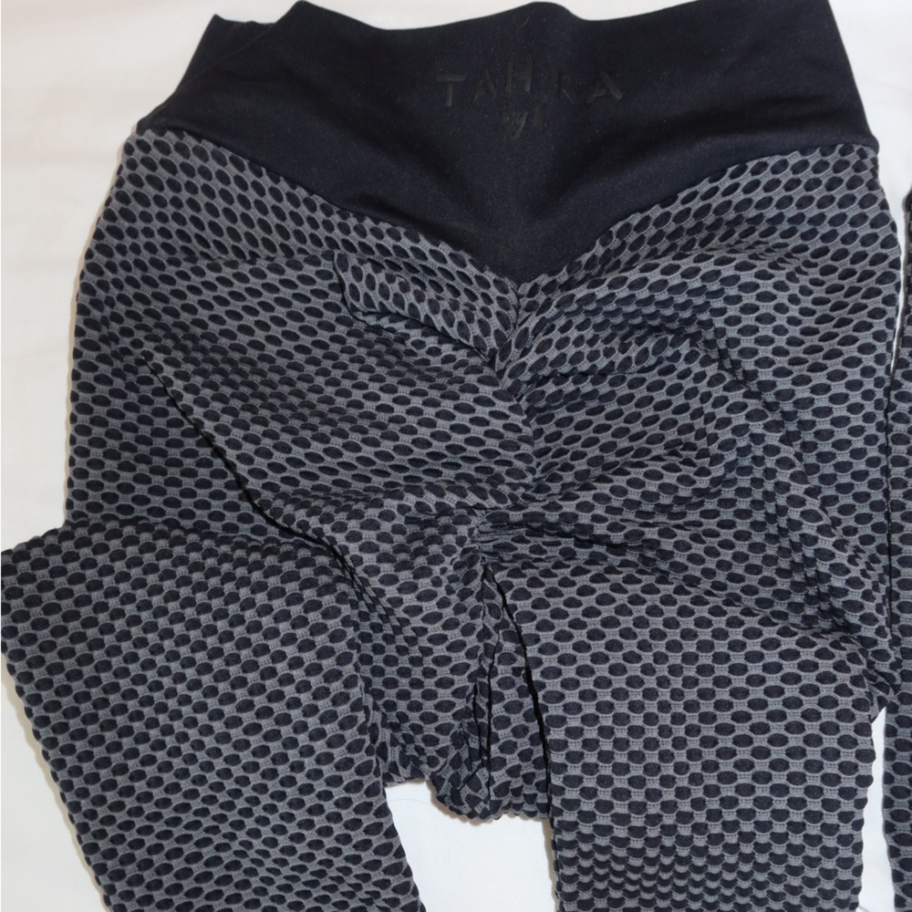 Tahira leggings 
1 is 10 dollars 
Message me for both